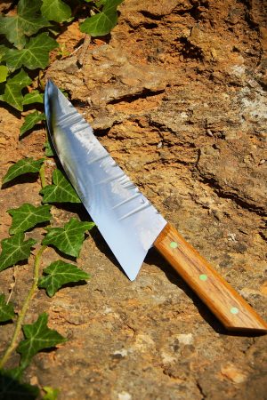 Couteau de cuisine en Chêne rivets verts