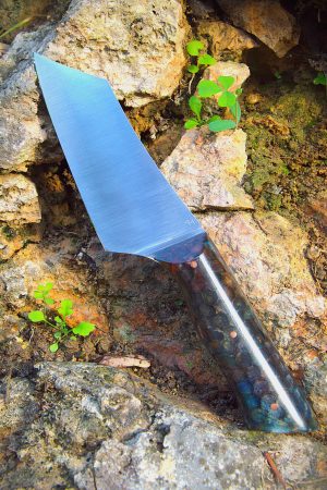 Couteau de cuisine en résine avec nid de guêpes